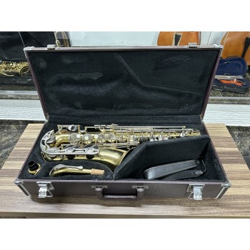 Sax Alto Yamaha YAS-23 Laqueado Com Chaves Niqueladas